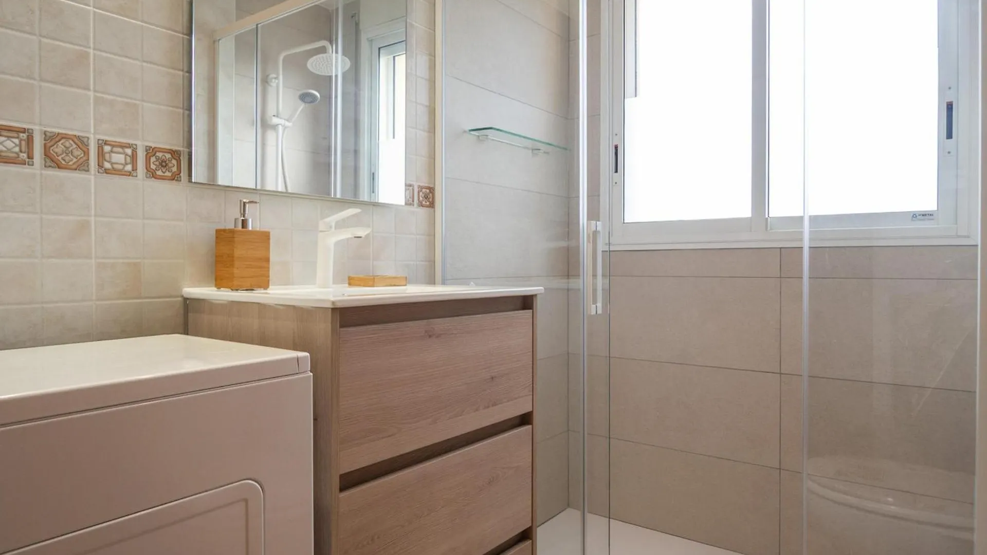 Apartamento L'Escala, 2 Dormitorios, 4 Personas - Es-325-23 Torroella De Montgri 0*,  Spain